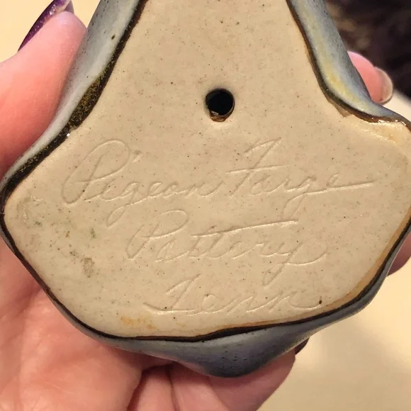 VINTAGE PIGEON FORGE POTTERY SWAN